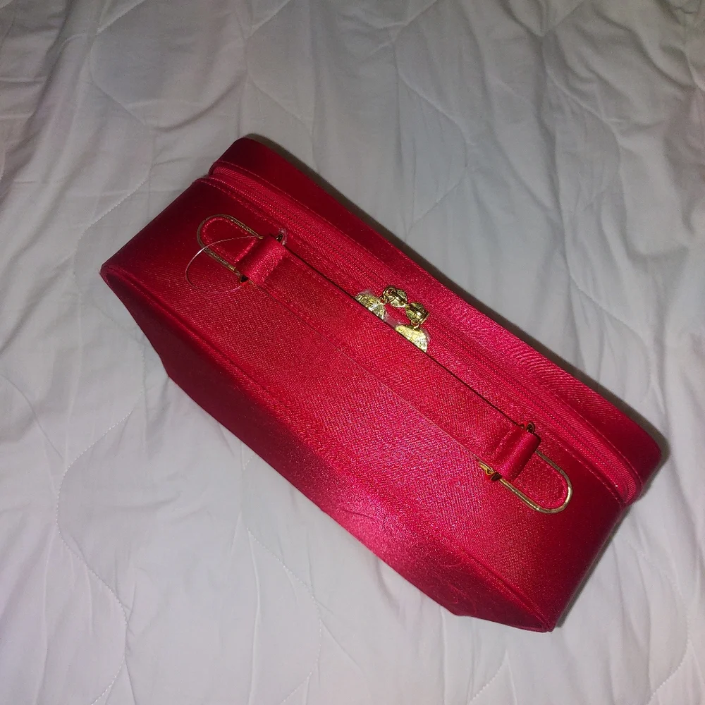 Large Cosmetic Bag Color: Red and Gold